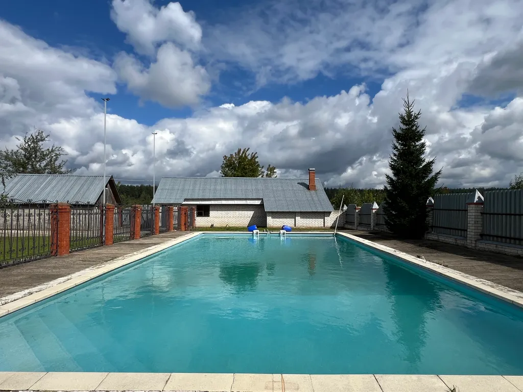 Дом с баней, бильярдом и бассейном в Подмосковье