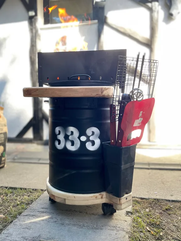 Двухуровневые апартаменты 33/3 house с камином и мангалом