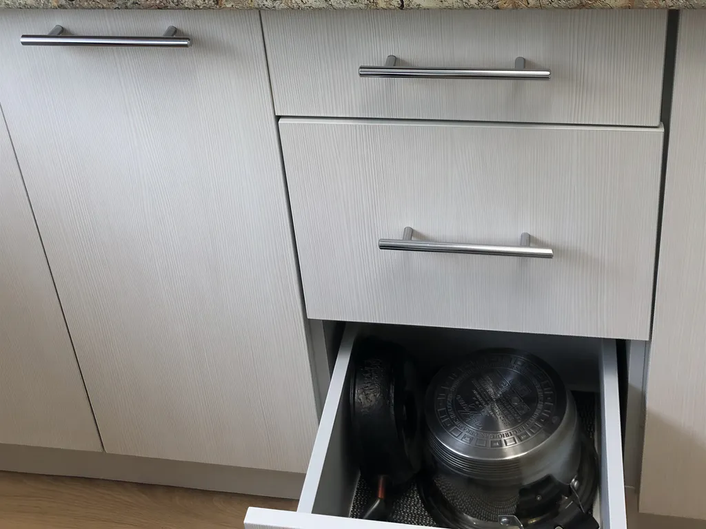 Стильная светлая квартира у Комаровского рынка