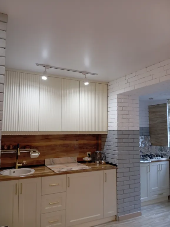 Комфортная квартира на берегу реки с живописным видом на горы