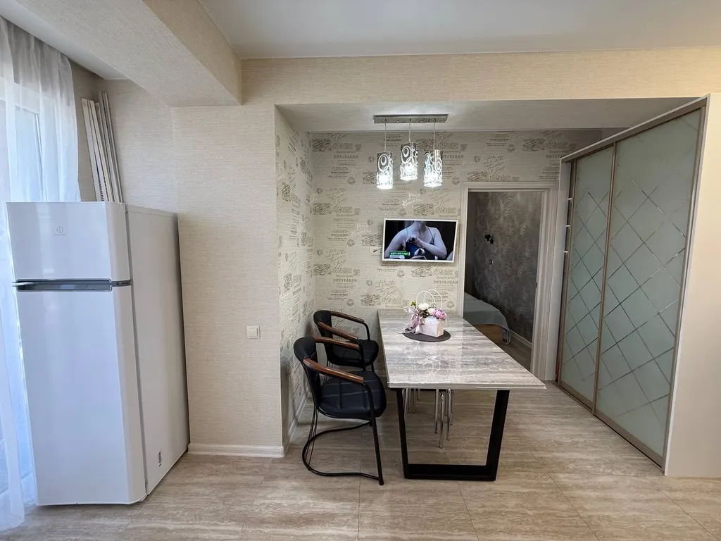 Орхидея – евродвушка у моря с открытым бассейном на территории