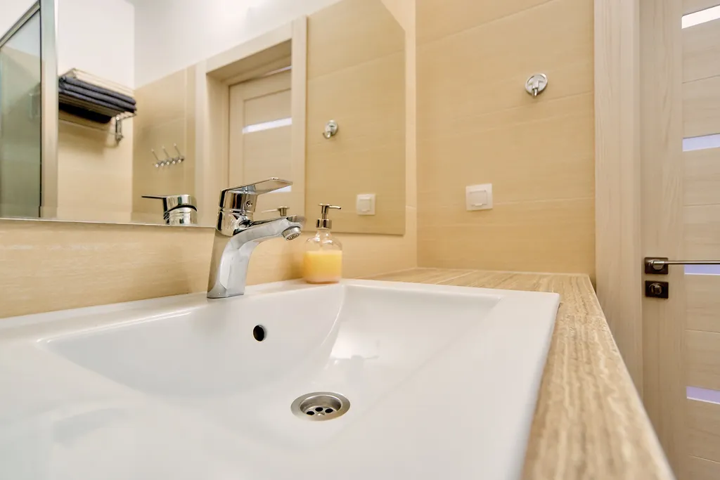 2-комнатная квартира на метро Грушевка с паркингом