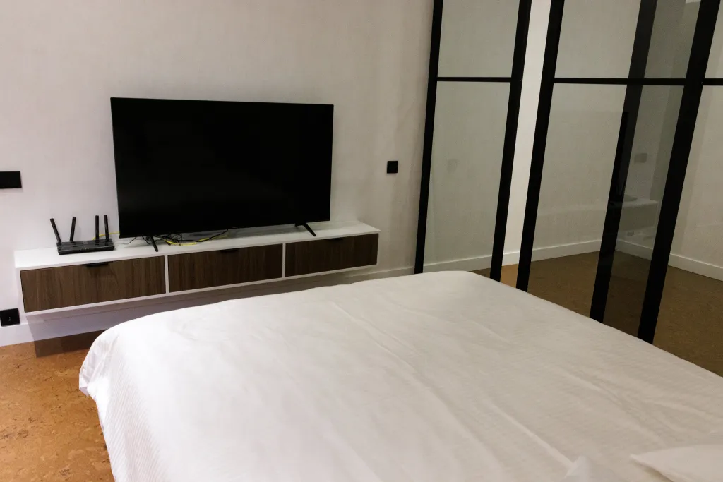 Шикарный коттедж в Подмосковье с круглогодичным бассейном на улице