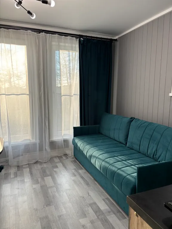 Дом с видом на море в лесу