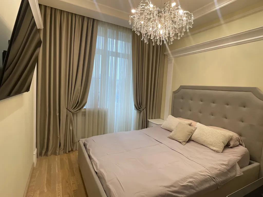 Апартамент для ценителей комфорта в центре города, с закрытой парковкой