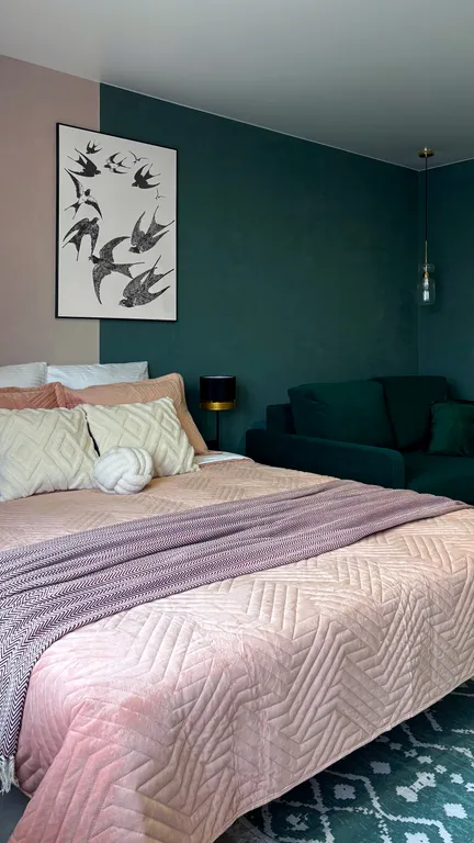 Большая светлая студия с дизайнерским ремонтом рядом с аэропортом