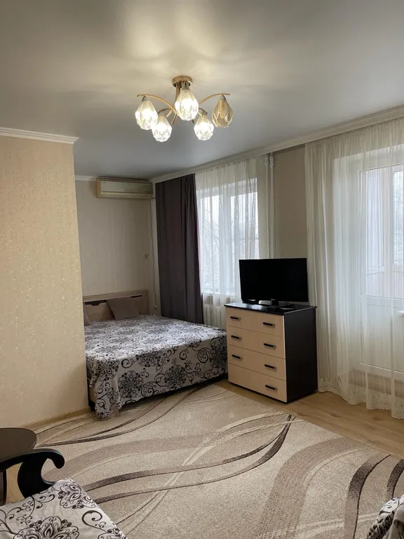 Уютная, однокомнатная квартира — аренда посуточно в Таганрог