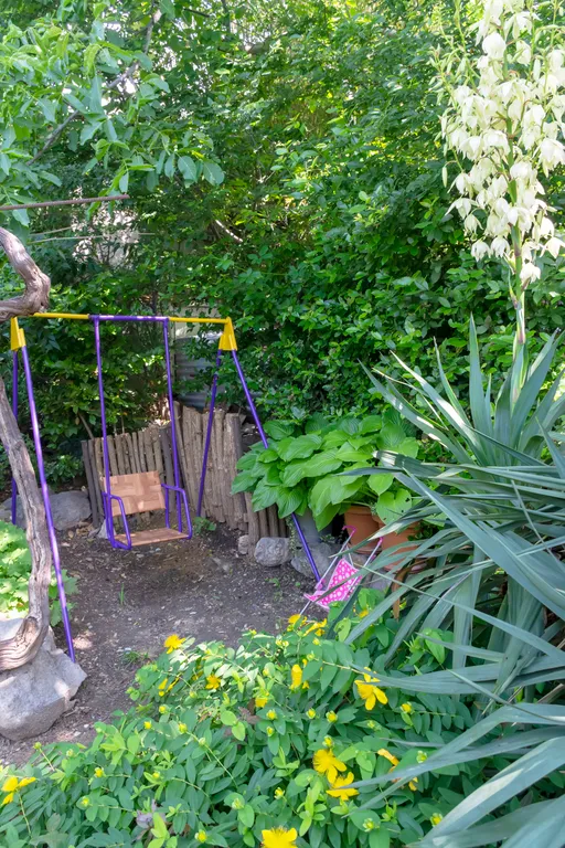 Дом с персональным двором, садом и зоной отдыха