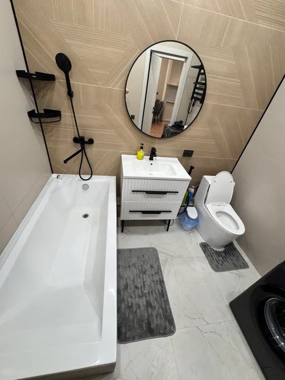 Новая квартира в центре города с видом на горы