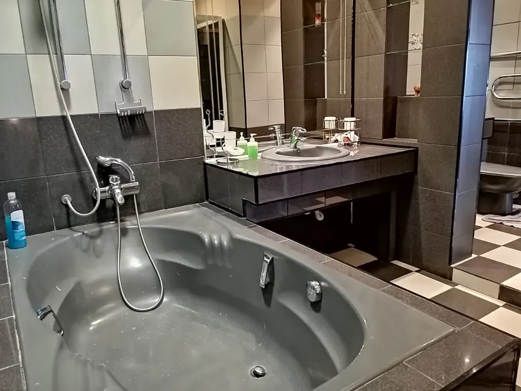 4-комнатная Квартира