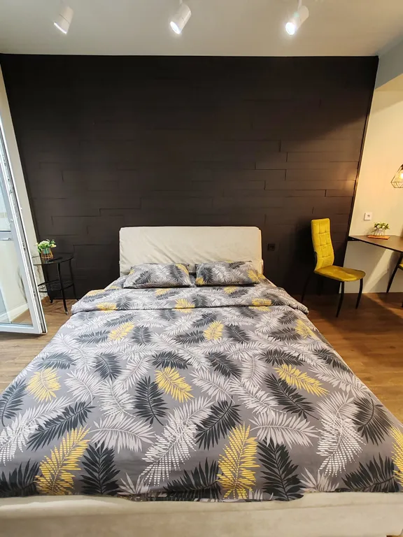 Большая студия с видом на Обь