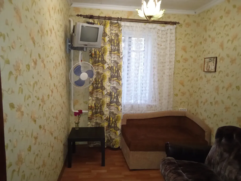 Большой дом в центре у моря