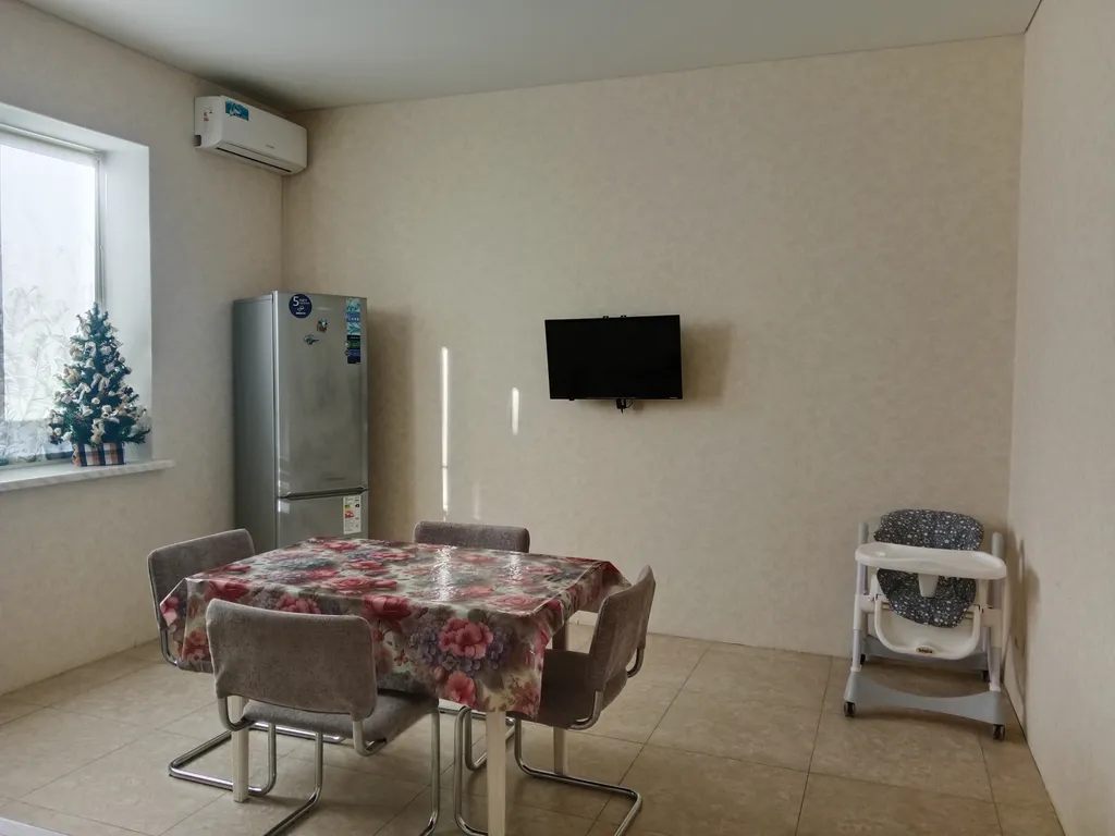 Большая квартира с индивидуальным отоплением  (детские принадлежности)