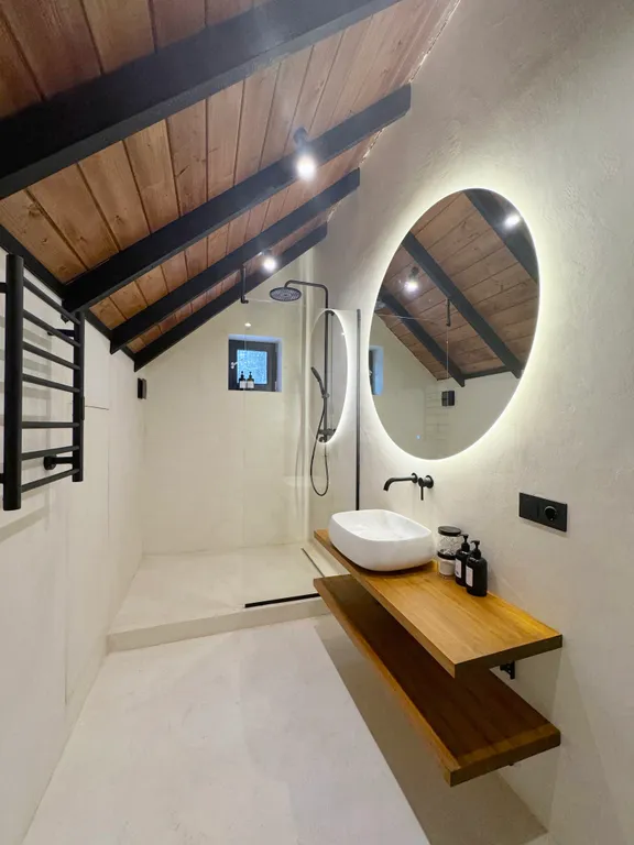 Уютный дом Elovoye в сердце леса с уличным спа-бассейном