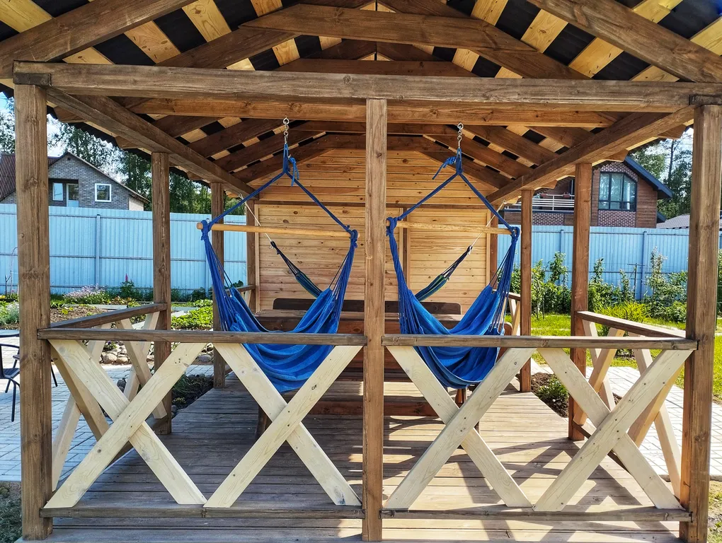 Двухэтажный домик в тихой деревне вблизи леса и озера, сауна в доме, сад