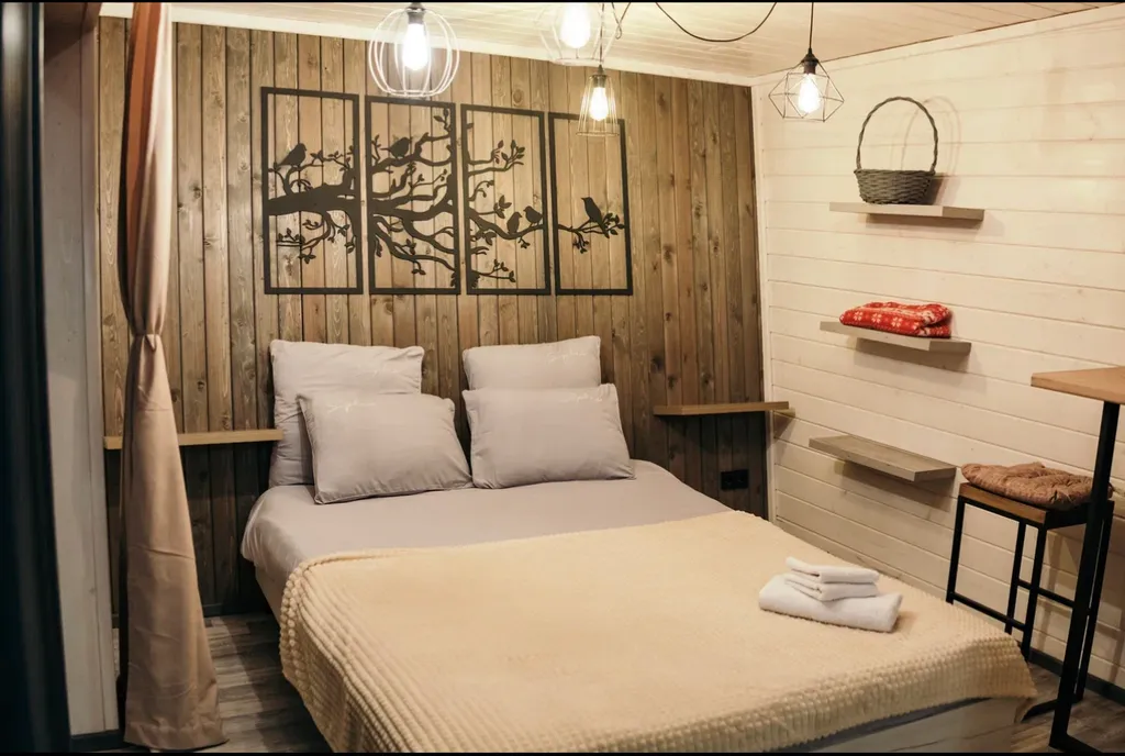 Коттедж Домик в лесу у реки с панорамным остеклением — Сиверский