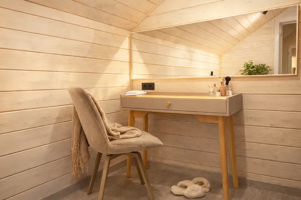 Новый дом в лесу с финской сауной рядом с озером