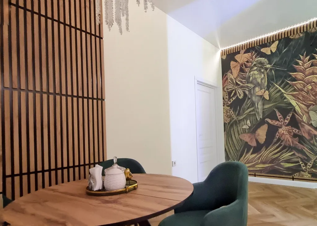 Рыжий Кот ЛОКО (просторная квартира с двумя изолированными спальнями)