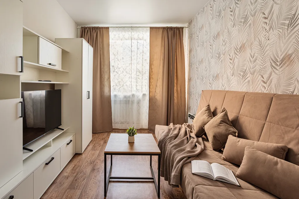 FullHouseApart Двухкомнатная квартира с балконом и детской кроваткой