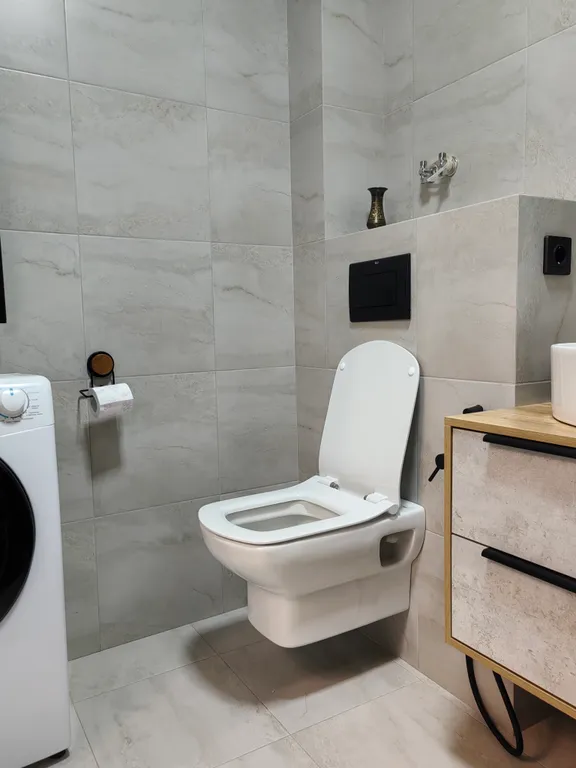 Двухкомнатная студия на берегу реки Обь