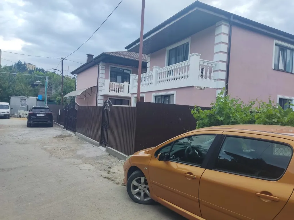 Двухэтажный дом под ключ с двором