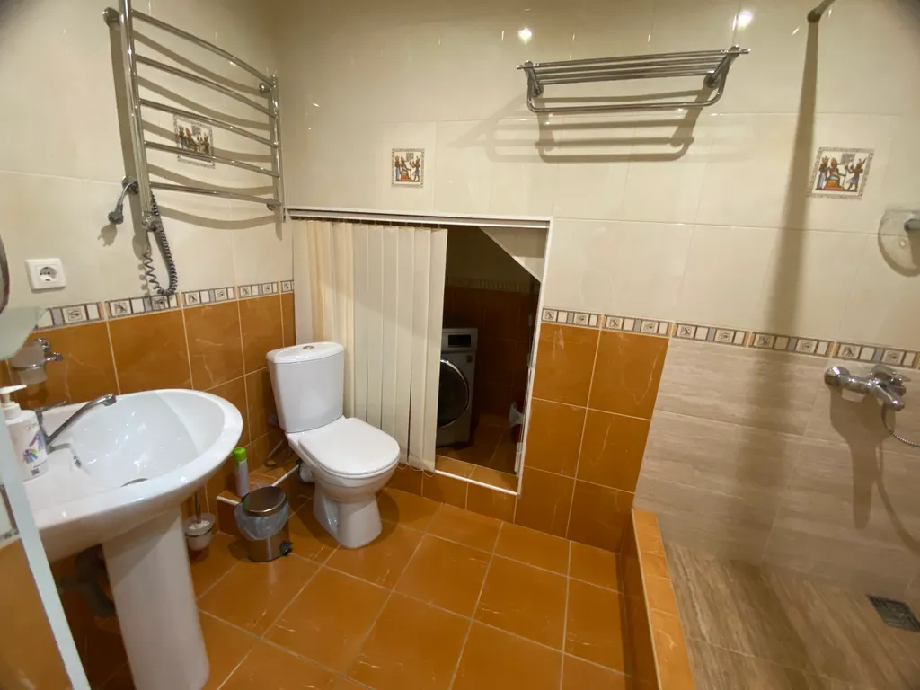 Трехуровневая 3-к квартира с террасой, у моря