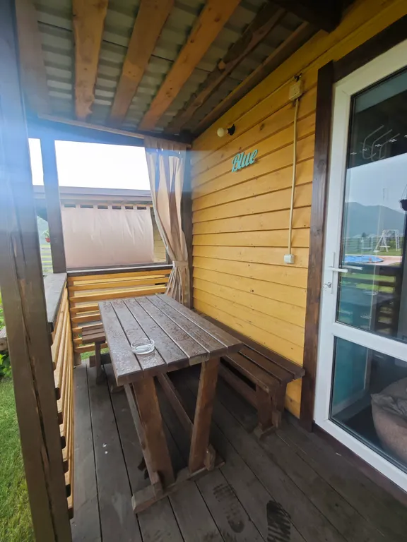 Домик с видом на горы