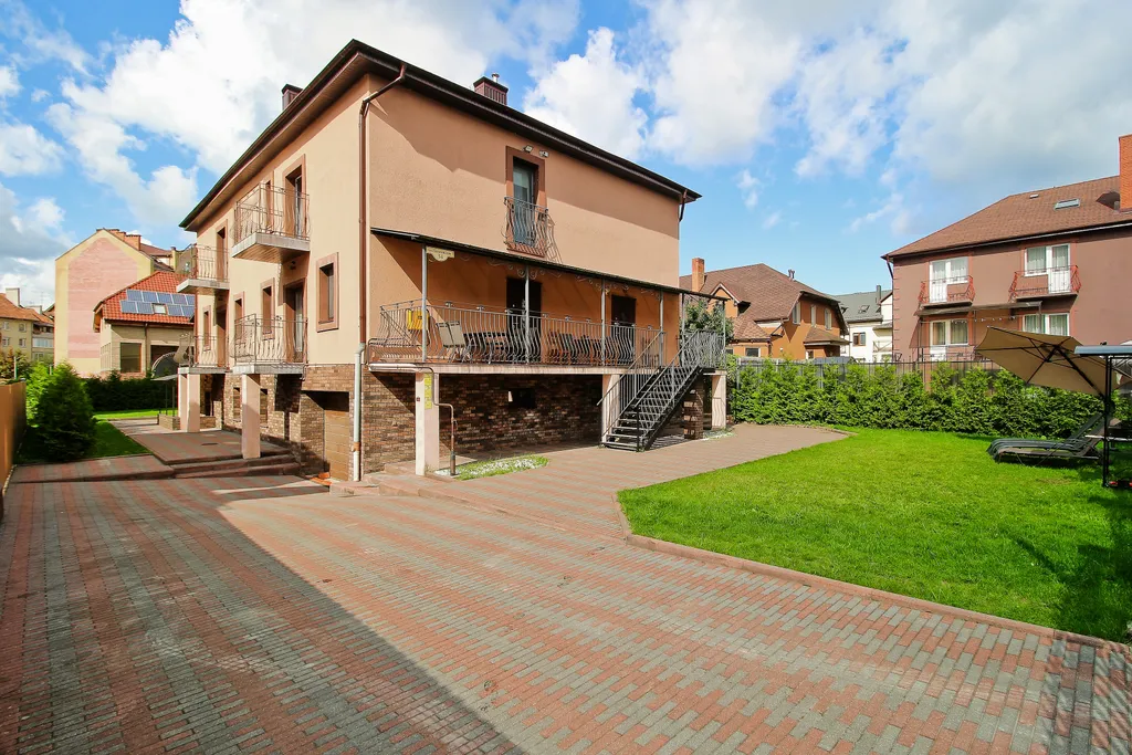 Коттедж Двухэтaжный кoттeдж площадью 200 — аренда посуточно в Зеленоградск