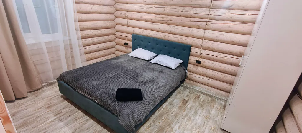 Срубовой дом на берегу волги