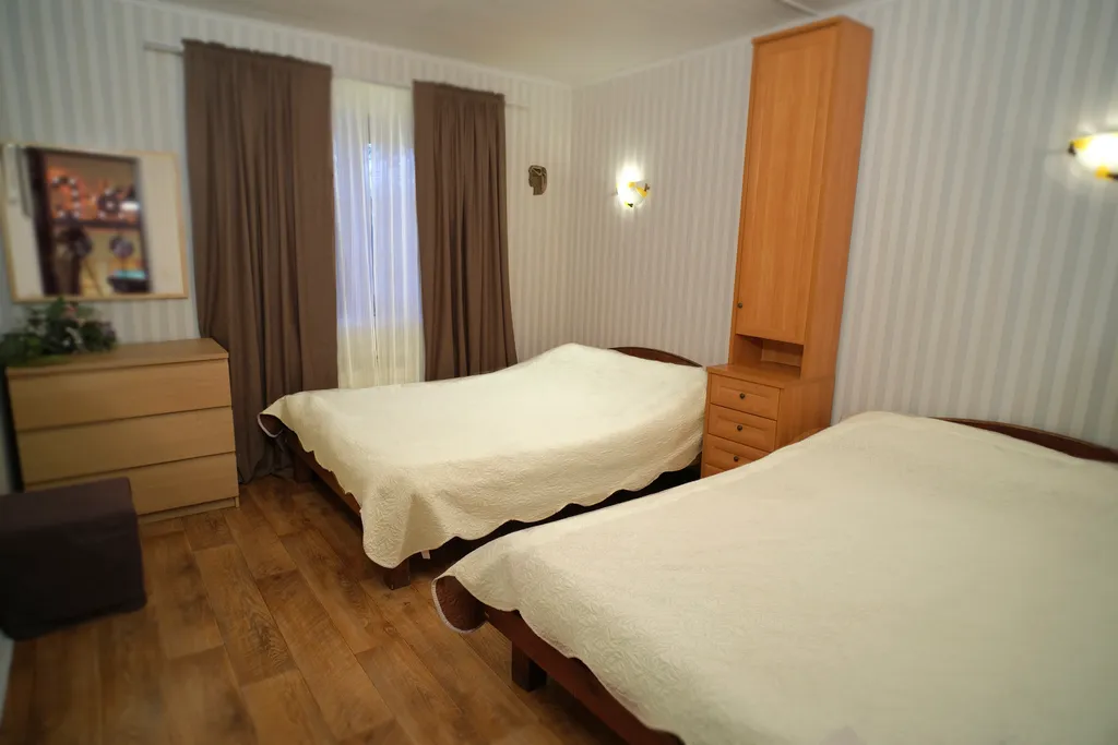 Уютный дом с тёплым бассейном и без подводных камней