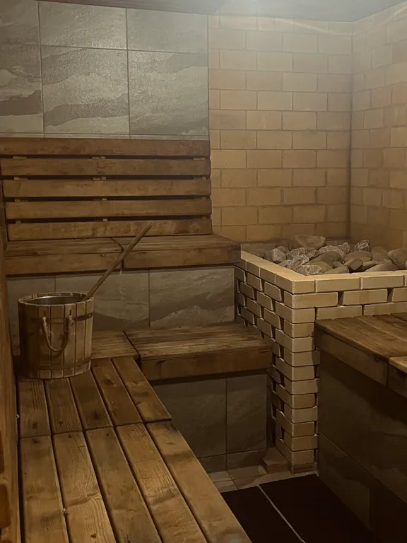 Комфортный номер люкс с видом на реку и горы