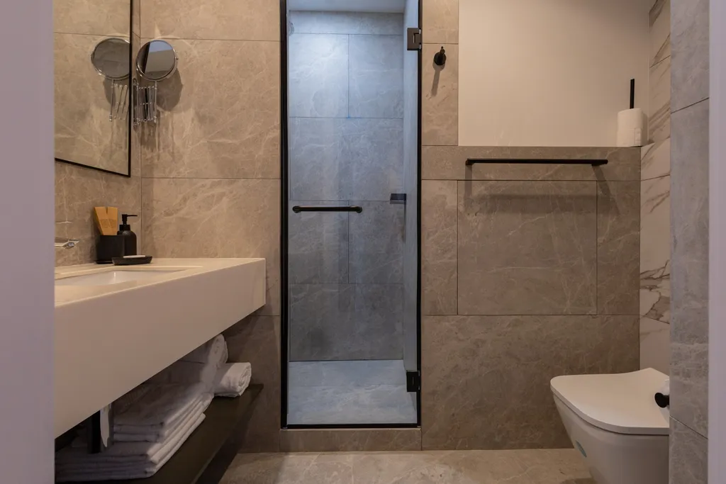 Молочный берег с панорамным видом на море