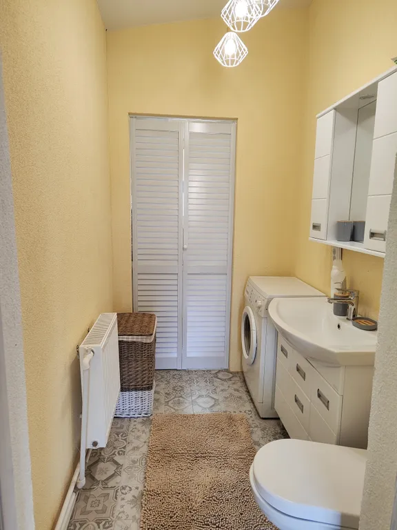 Уютный домик в деревне с баней и басейном