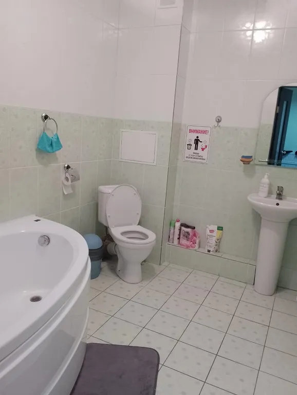 Квартира-студия с видом на озеро и горы