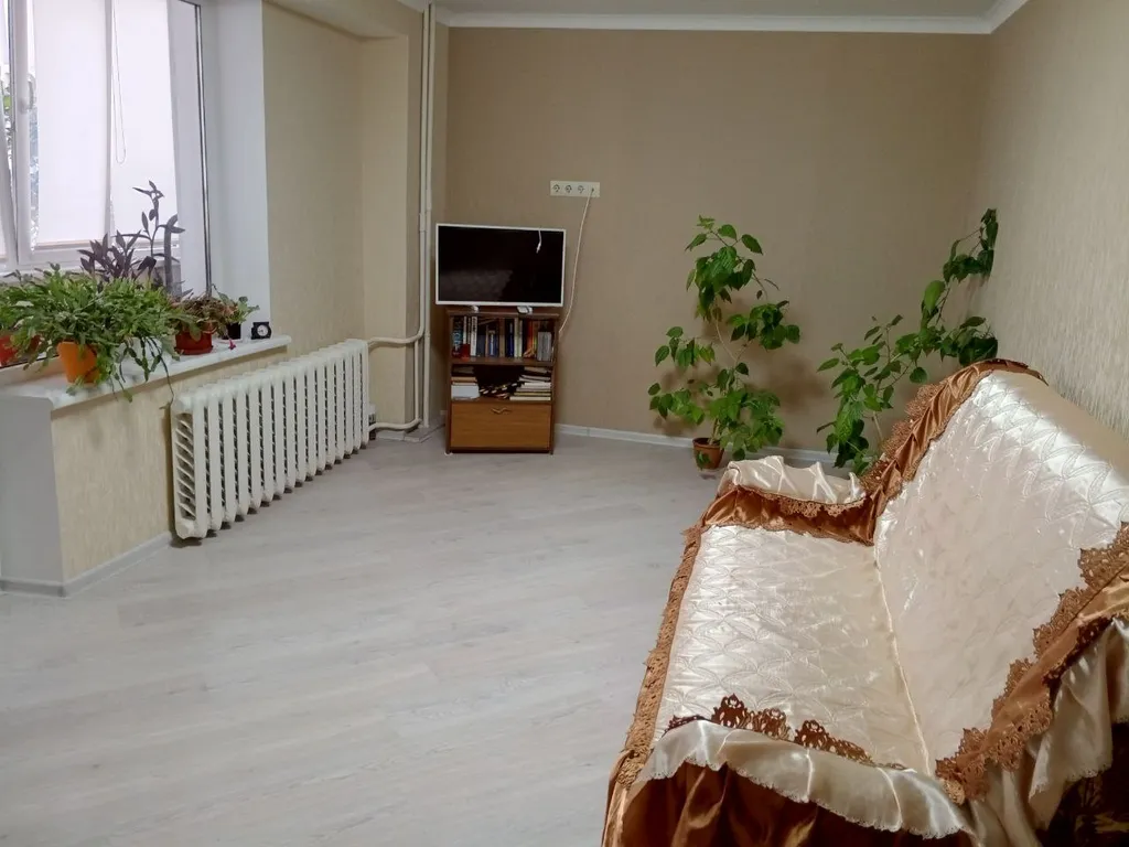 Однокомнатная квартира с новым ремонтом+лоджией (доп комната)