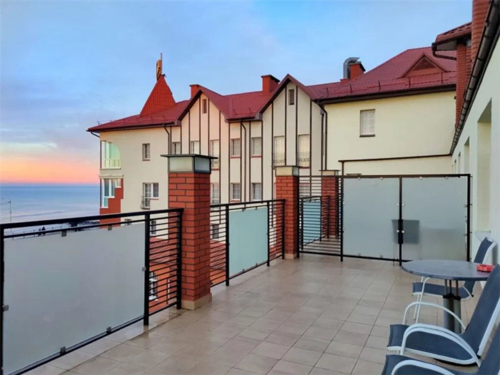 Люкс двухкомнатный с прямым видом на море и балконом (Корп.В)