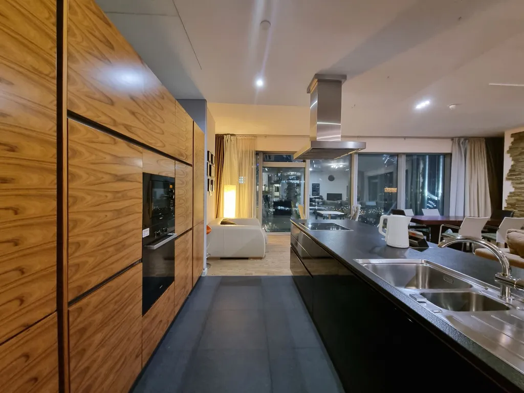 Угловые 3-комнатные апартаменты в Москва сити на 52 этаже