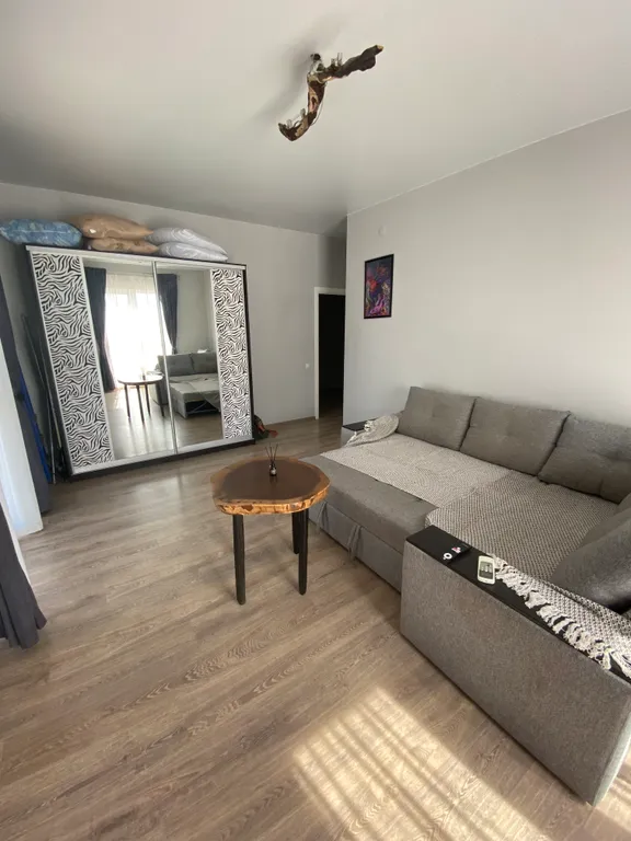 Квартира с видом на можжевеловую рощу и море