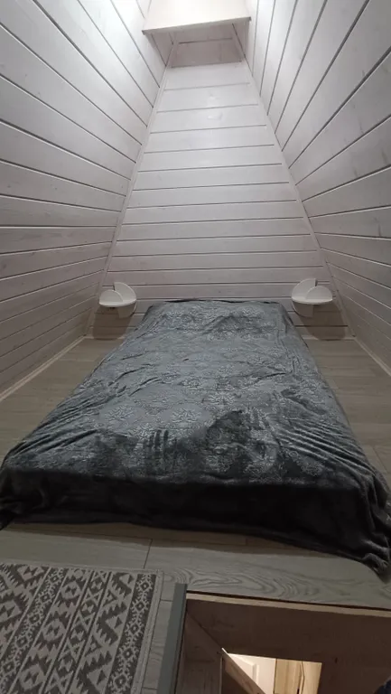 Атмосферный дом у леса с видом на горы