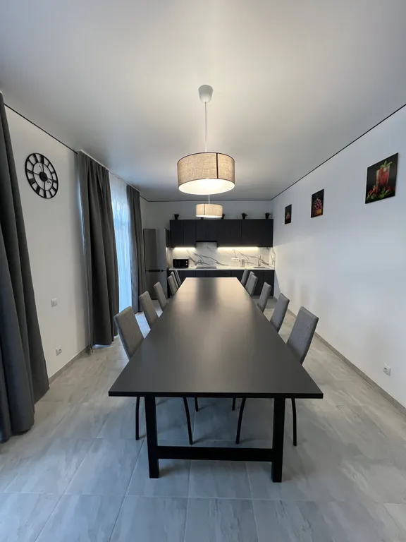 Дом с бассейном и с видом на море и горы