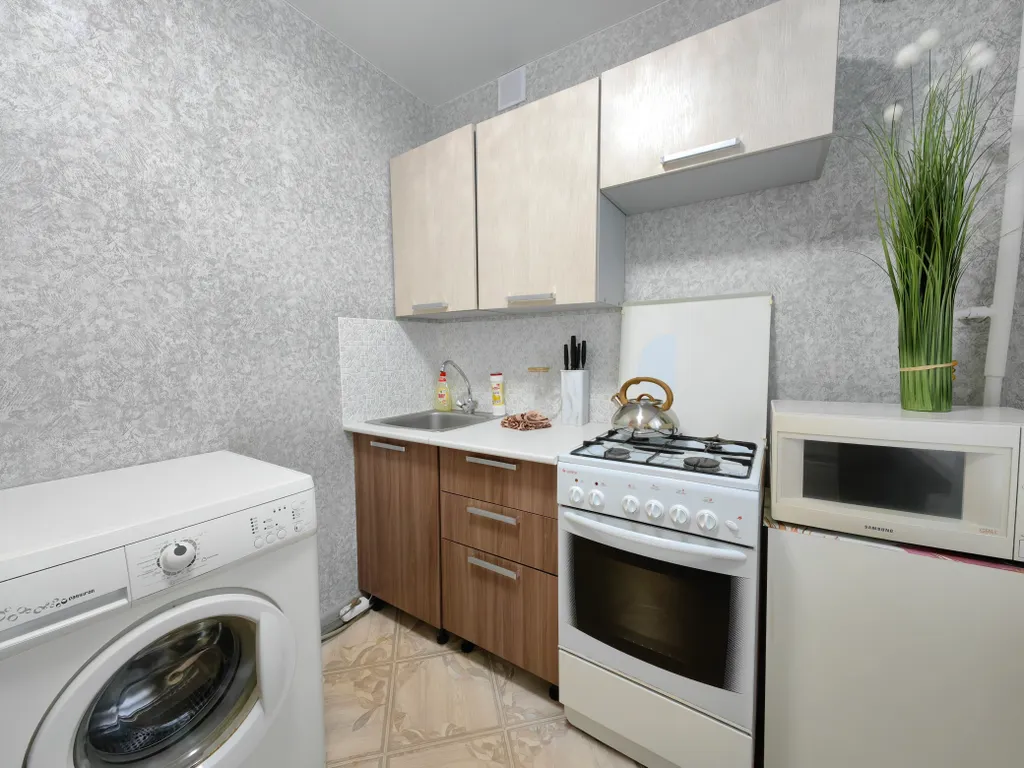 Отличное расположение: 1-к кв на Дзержинского, рядом с "Звездочкой"