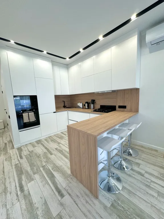 Двухуровневая евротрешка возле моря