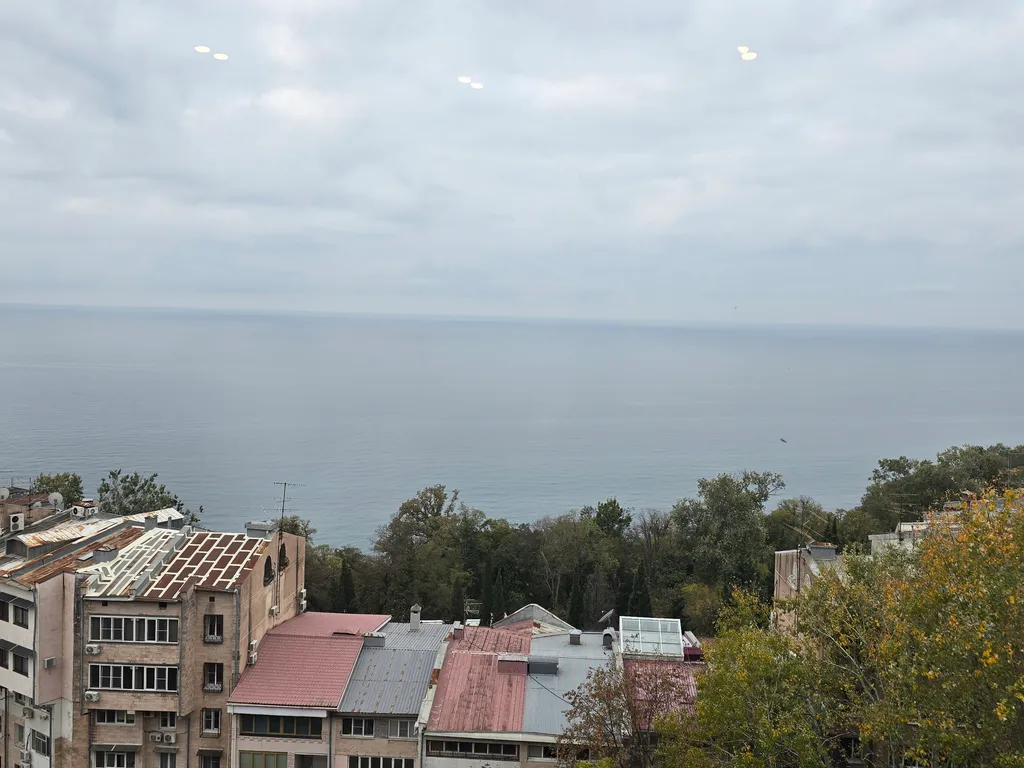 Просторная квартира с видом на море