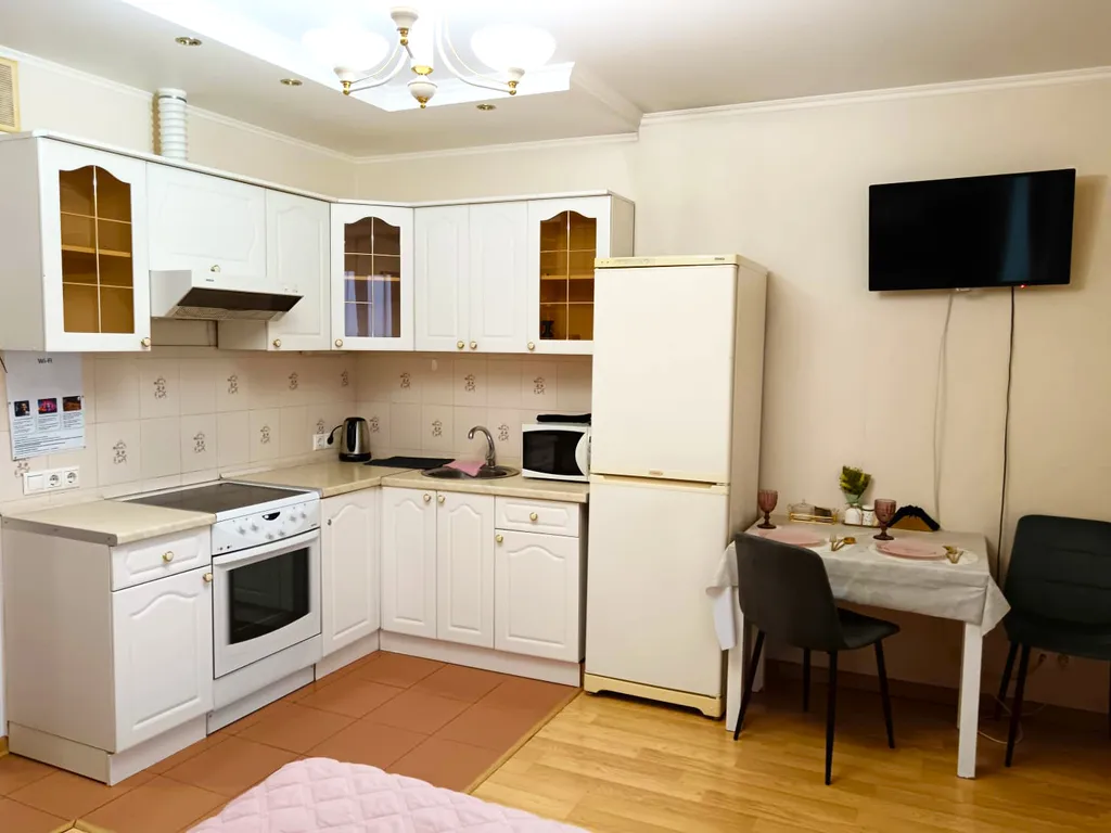 Просторная студия с балконом