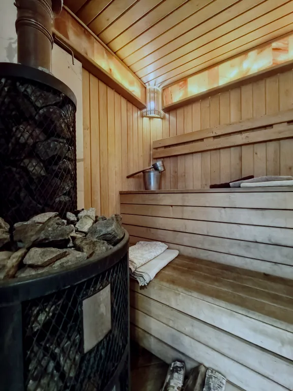 Дом с баней, терраса с барбекю, мангальная зона