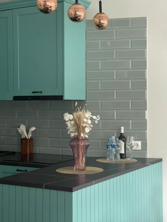 Новые дизайнерские апартаменты в Ваке Axis Towers