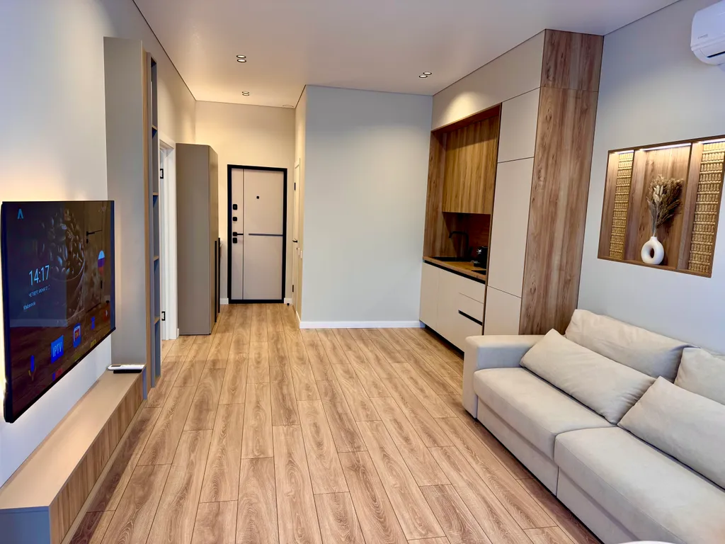 Новая квартира в центре с панорамным окном и завораживающим видом