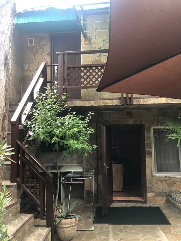 Двухуровневая квартира в центре с красивым внутренним двориком