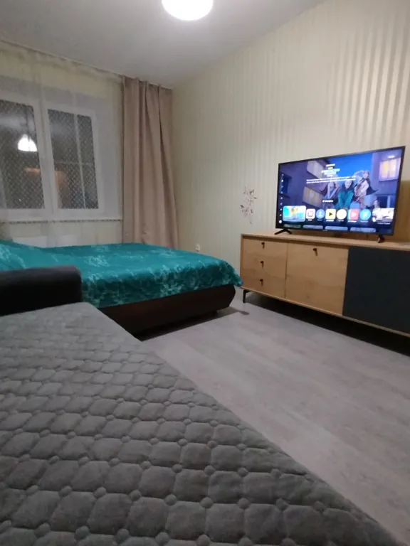 Просторная семейная двухкомнатная квартира рядом с центром города