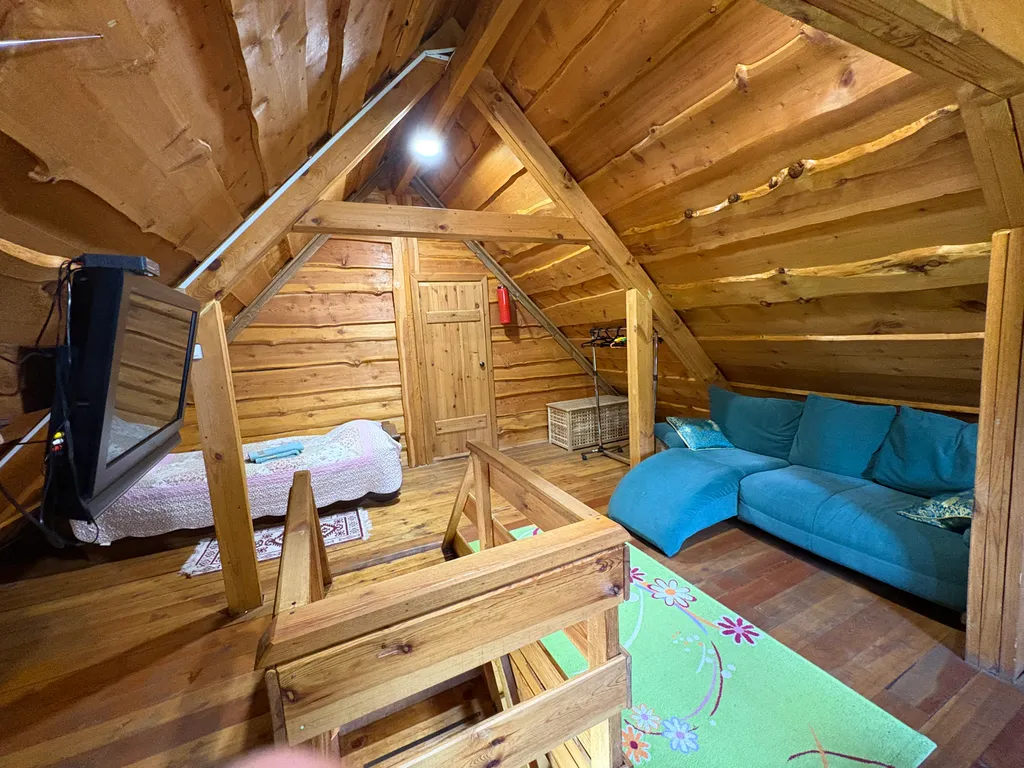 Дом у бассейна